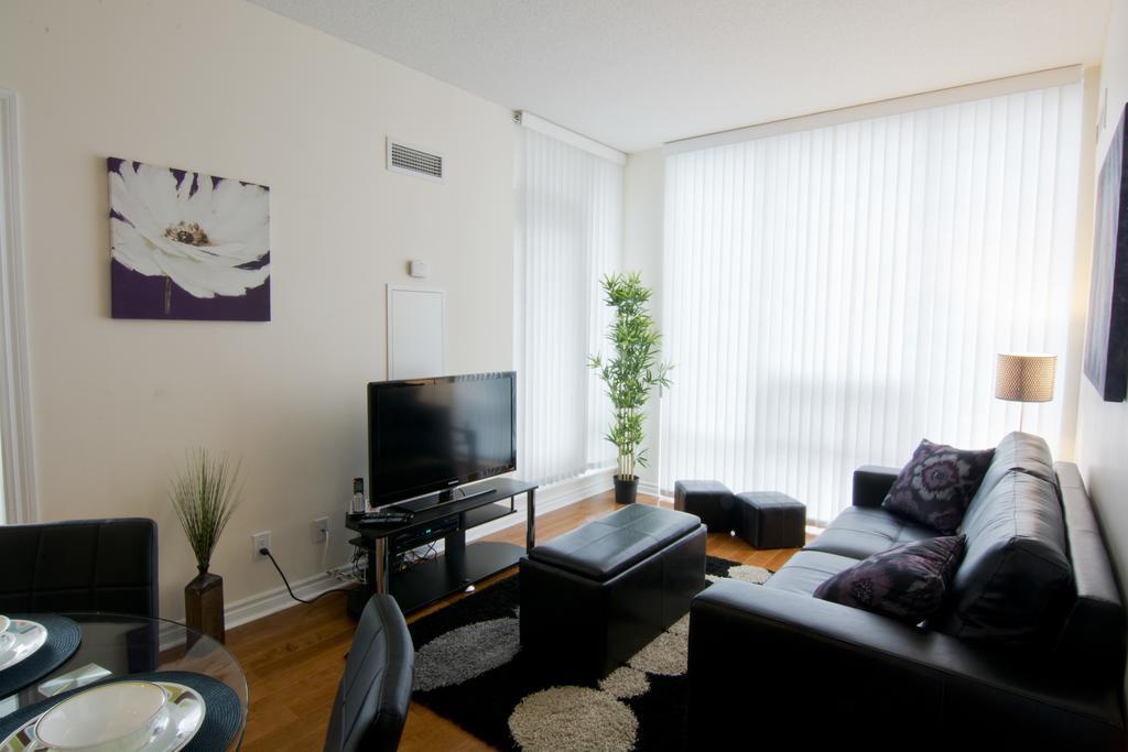 מיסיסאוגה Maplewood Furnished Suites חדר תמונה