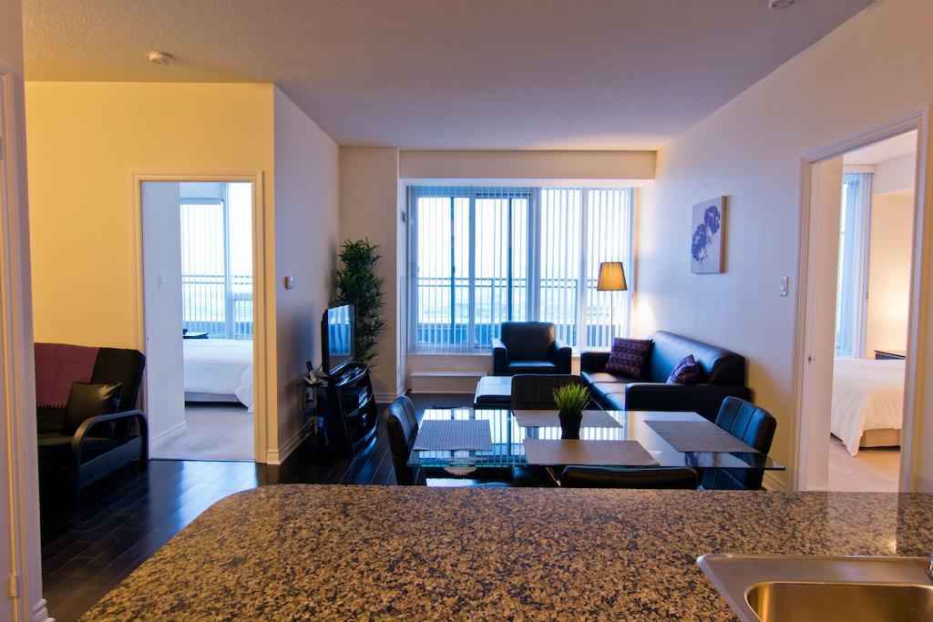 מיסיסאוגה Maplewood Furnished Suites מראה חיצוני תמונה