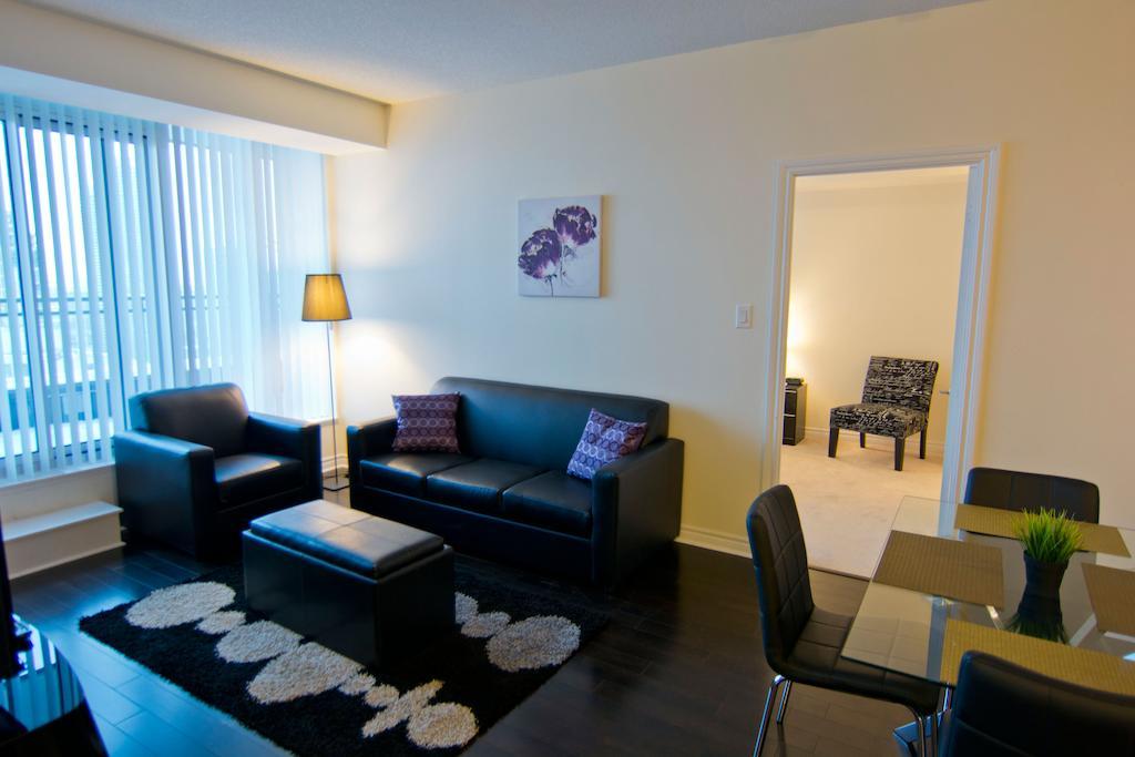 מיסיסאוגה Maplewood Furnished Suites מראה חיצוני תמונה