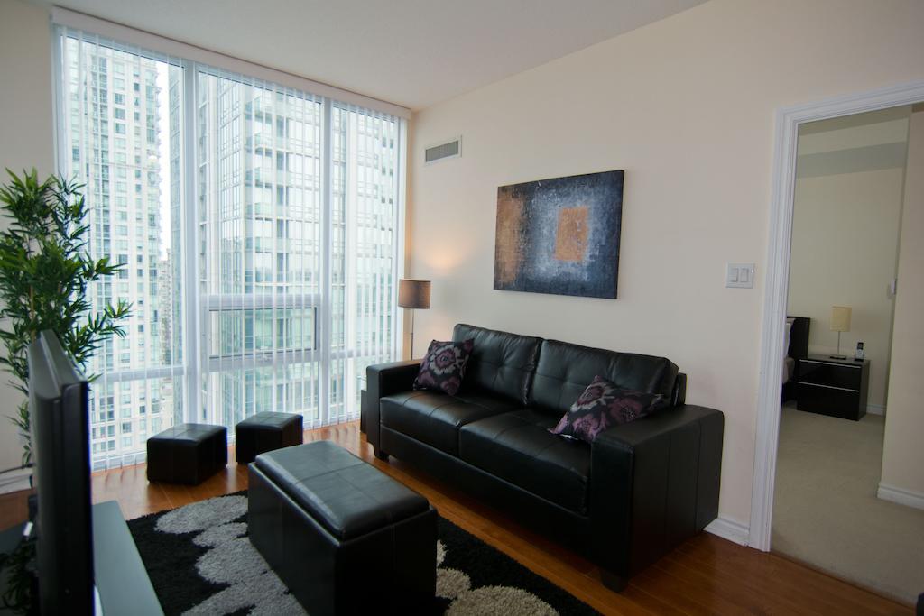 מיסיסאוגה Maplewood Furnished Suites מראה חיצוני תמונה
