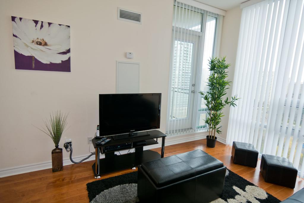 מיסיסאוגה Maplewood Furnished Suites מראה חיצוני תמונה