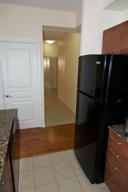 מיסיסאוגה Maplewood Furnished Suites מראה חיצוני תמונה